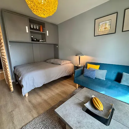 2 Adultes 2 Enfants Parcs Disneyland Paris Монтеврен